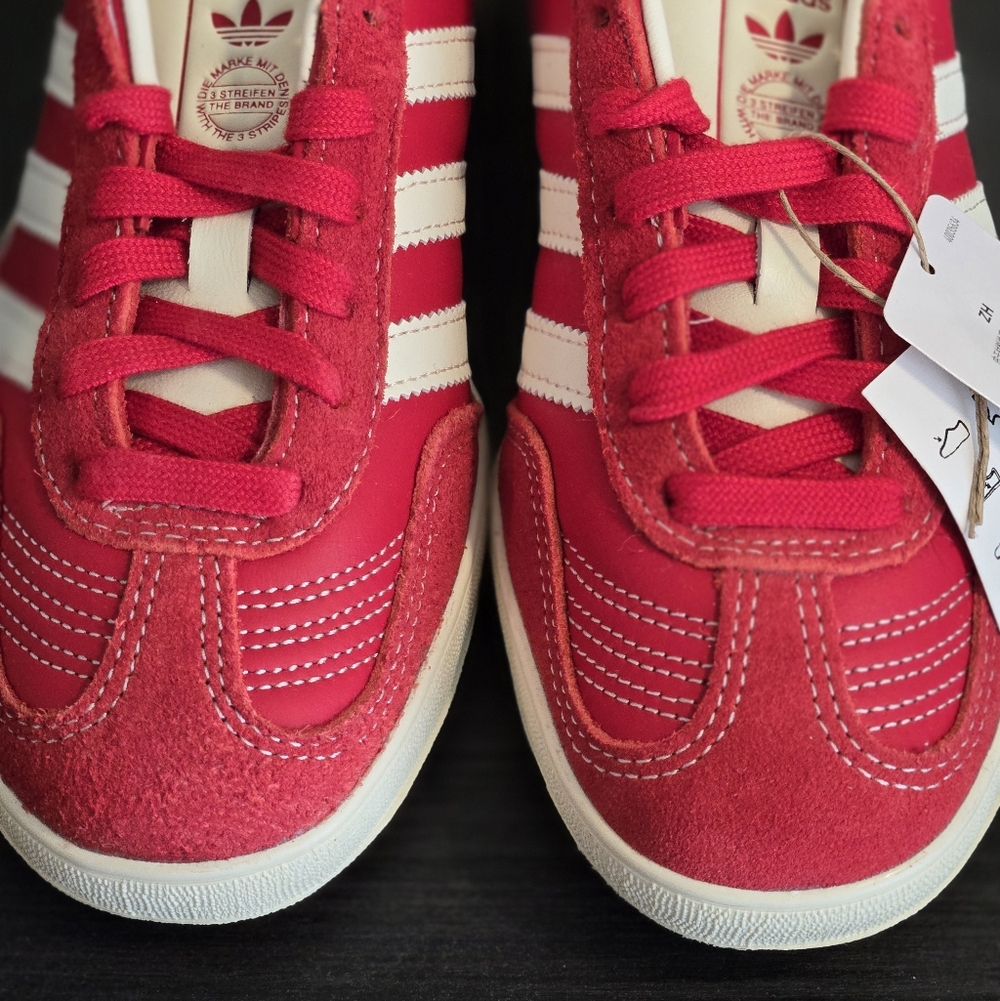 Adidas Gazelle Indoor Scarlet Red Cloud White Size 5/women 6.5 NEW - Picture 2 of 8